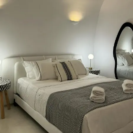 Exquisite Santorini Kamelot 3 Bedrooms Spectacular Aegean Sea Views Private Outdoor Hot Tub Ημεροβίγλι